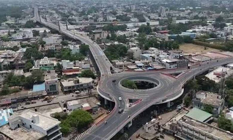 mp-का-लंबा-फ्लाईओवर-बना-रीलबाजों-का-अड्डा,-3-दिन-में-कटे-190-चालान