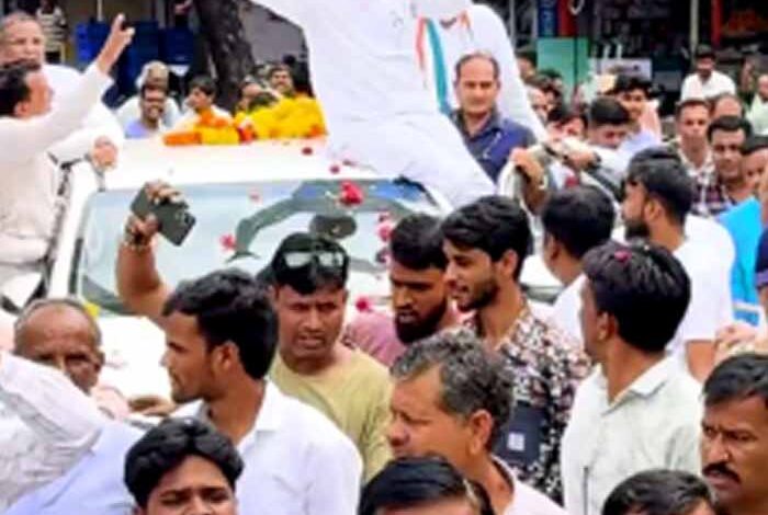 24-घंटे-में-दूसरी-बार-हमला:-जीतू-पटवारी-पर-बोतल-और-कंकड़-फेंके-गए