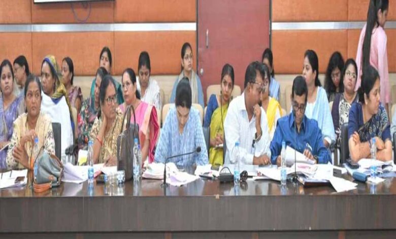 रायपुर-:-महिलाओं-और-बच्चों-को-मिले-आंगनबाड़ी-की-सभी-सेवाओं-का-लाभ-:-महिला-एवं-बाल-विकास-सचिव-श्रीमती-शम्मी-आबिदी