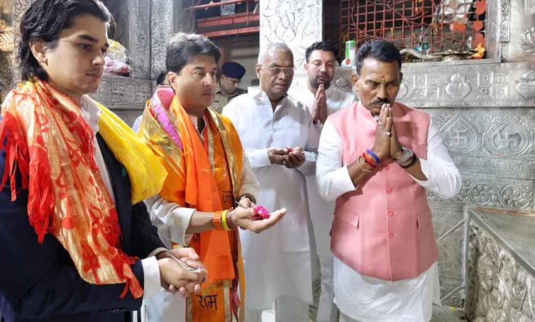 mpca-के-सबसे-युवा-अध्यक्ष-बने-महा-आर्यमन-सिंधिया,-खजराना-गणेश-से-लिया-आशीर्वाद