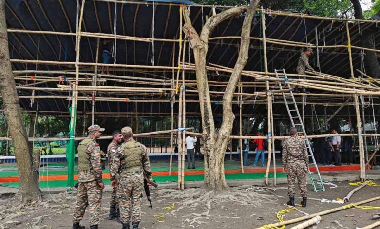 कोलकाता-में-पुलिस-ने-रोका-सेना-का-ट्रक,-tmc-का-मंच-गिरने-के-अगले-दिन-हुई-कार्रवाई