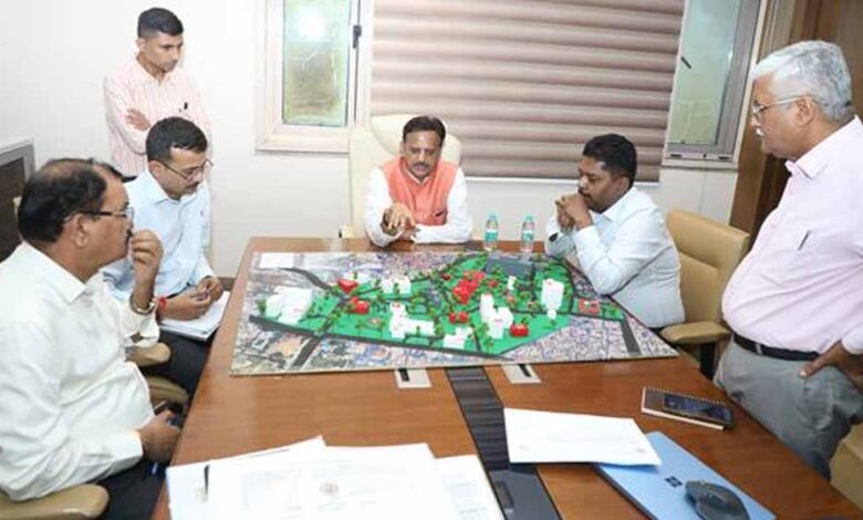 चिकित्सकीय-आवश्यकताओं-और-भविष्य-की-मांग-अनुसार-मेडिकल-कॉलेजों-और-संबद्ध-अस्पतालों-के-उन्नयन-की-बनायें-योजना-:-उप-मुख्यमंत्री-शुक्ल