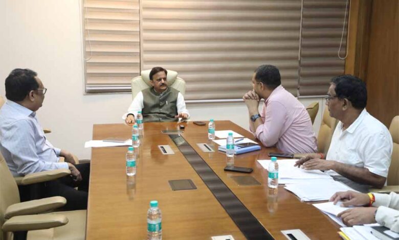 रीवा-में-खाद-वितरण-व्यवस्था-को-बनायें-सुविधाजनक-:-उप-मुख्यमंत्री-शुक्ल