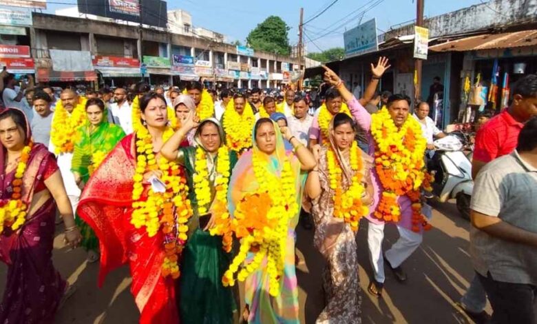 शिवपुरी-नगर-पालिका-में-सियासी-संकट:-18-पार्षदों-के-इस्तीफे-अमान्य,-अध्यक्ष-की-कुर्सी-पर-खतरा