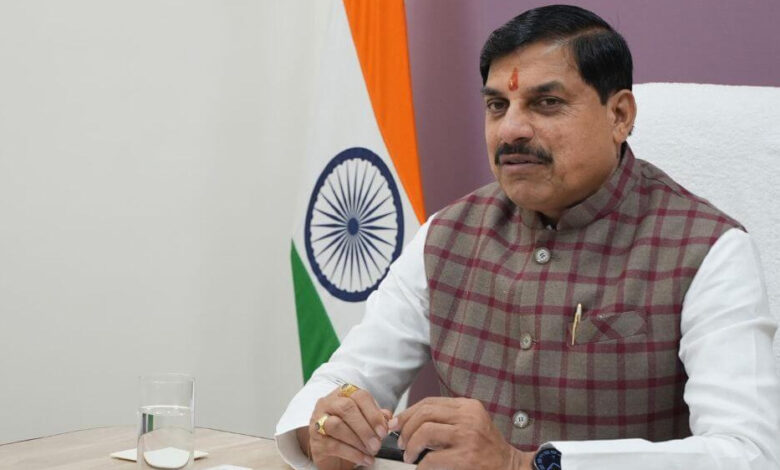 इंदौर को नई सौगात: CM मोहन ने दिखाई 50 ई-AC बसों को हरी झंडी, लॉन्च हुआ ऐप