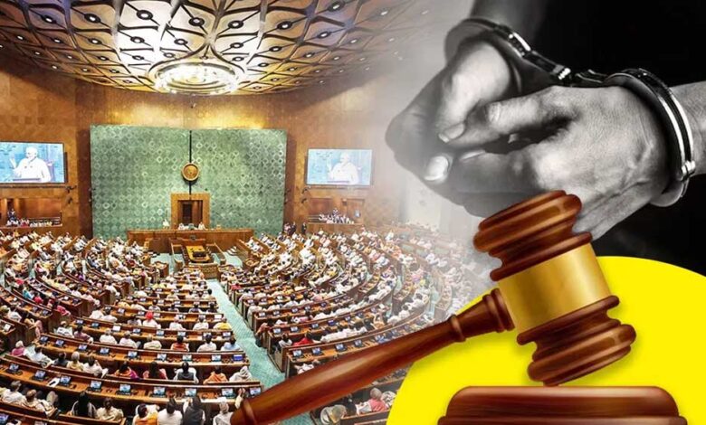 देश-के-47%-मंत्रियों-पर-गंभीर-आपराधिक-मामले,-653-में-से-174-पर-मर्डर-रेप-जैसे-आरोप