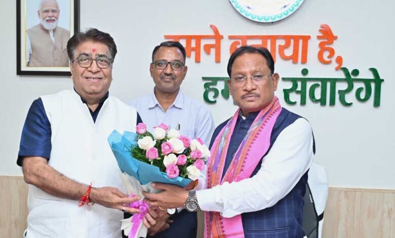 रायपुर-:-मुख्यमंत्री-से-ट्रिपल-आई-टी-नया-रायपुर-के-निदेशक-प्रोफेसर-ओमप्रकाश-व्यास-ने-की-सौजन्य-मुलाकात