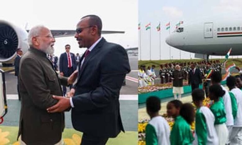 इथियोपिया-में-पीएम-मोदी-का-गर्मजोशी-से-स्वागत,-एयरपोर्ट-पर-pm-अली-ने-लगाया-गले;-खुद-ड्राइव-कर-होटल-तक-ले-गए