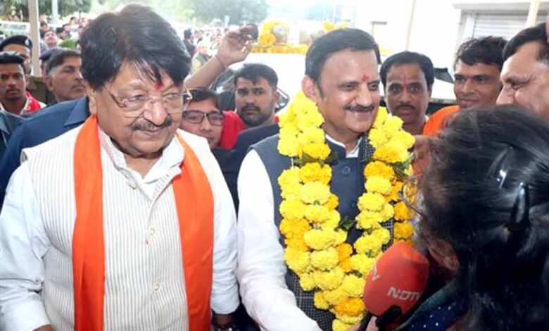 रीवा-से-पहली-फ्लाईट-देवी-अहिल्या-एयरपोर्ट-आयी,-विंध्य-क्षेत्र-के-नागरिको-में-खुशी-की-लहर