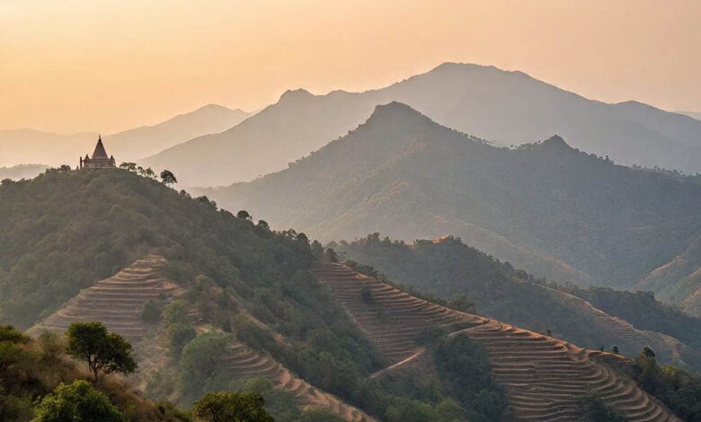 अरावली पहाड़ियों की नई परिभाषा: 100 मीटर ऊंचाई का फॉर्मूला क्या है और क्यों उठे सवाल?