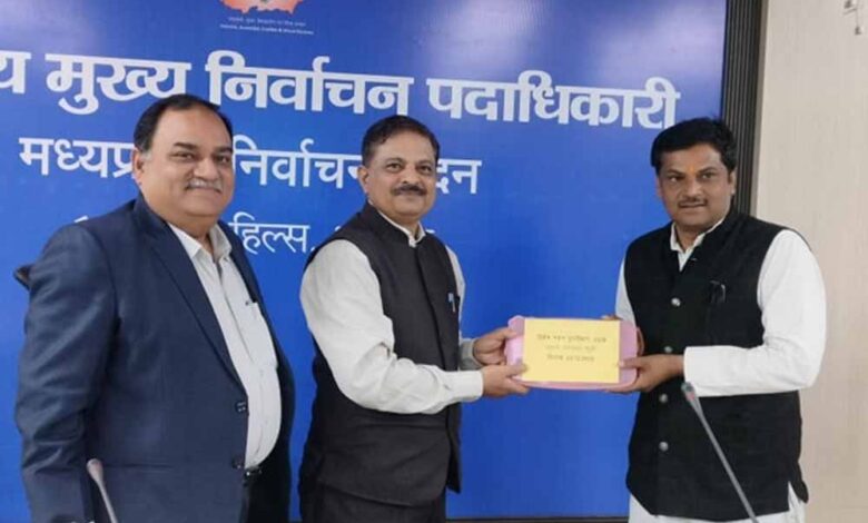 प्रदेश-के-65-हजार-से-अधि​क-मतदान-केंद्रों-पर-हुआ-प्रारुप-मतदाता-सूची-का-प्रकाशन