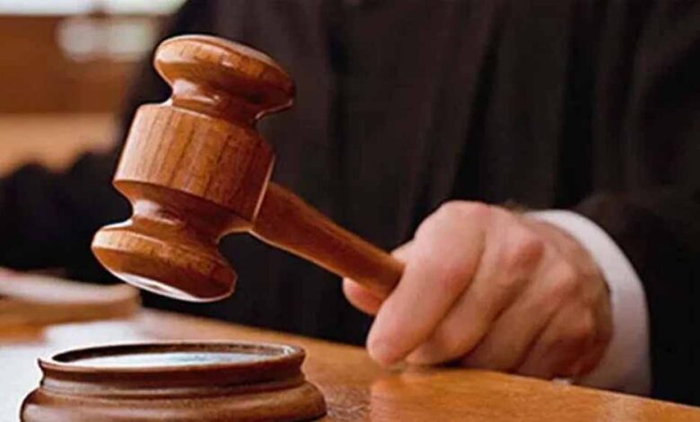 पति-का-मोबाइल-तोड़ना-बना-विवाद-की-जड़,-hc-ने-पत्नी-की-दलीलें-खारिज-कर-तलाक-रखा-बरकरार