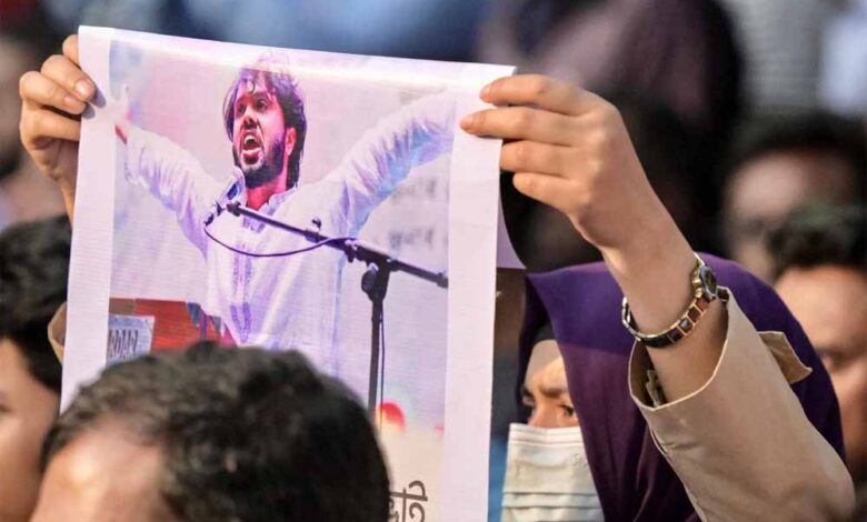 न्याय-की-मांग-तेज:-उस्मान-हादी-के-भाई-की-यूनुस-को-खुली-चेतावनी,-बोले–-इंसाफ-नहीं-मिला-तो-करेंगे-घर-का-घेराव