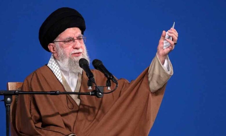 अयातुल्ला-अली-खामेनेई-का-पश्चिम-पर-वार:-यूरोपीय-छात्रों-से-कहा—-ईरान-के-आंदोलन-से-जुड़ो,-ईश्वर-देगा-साथ