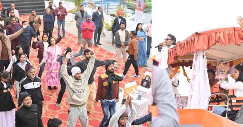 योग,-योग-डांस,-ध्यान,-भजन-और-पंचतत्व-रीकी-हीलिंग-ने-रचा-इतिहास