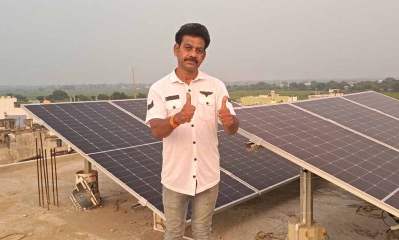 पीएम-सूर्यघर-योजना-से-रोशन-हुआ-शिक्षक-राजेश-साहू-का-घर,-सरकार-से-मिली-आकर्षक-सब्सिडी