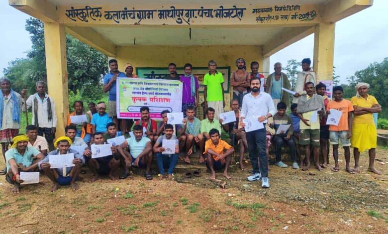 कोंडागांव-में-किसानों-को-दिया-प्रशिक्षण,-मृदा-स्वास्थ्य-पत्रक-अनुरूप-उर्वरक-उपयोग-के-बताए-फायदे