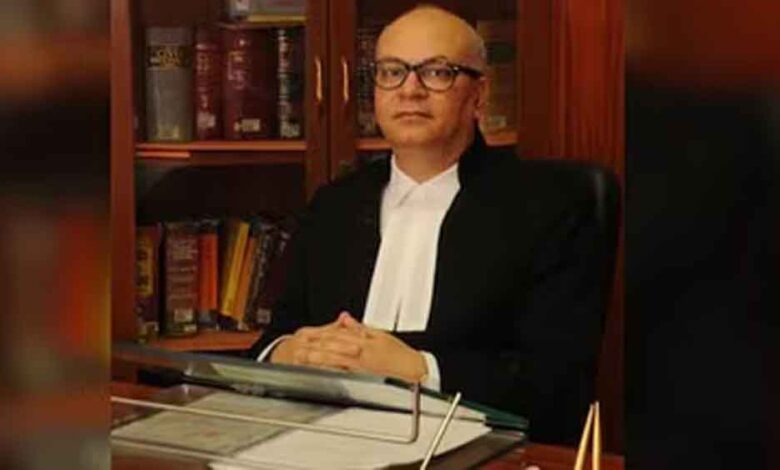 रिटायरमेंट के दिन हाईकोर्ट जज का कड़ा संदेश— ‘जब बोलना कर्तव्य हो, तब चुप रहना भी अपराध’