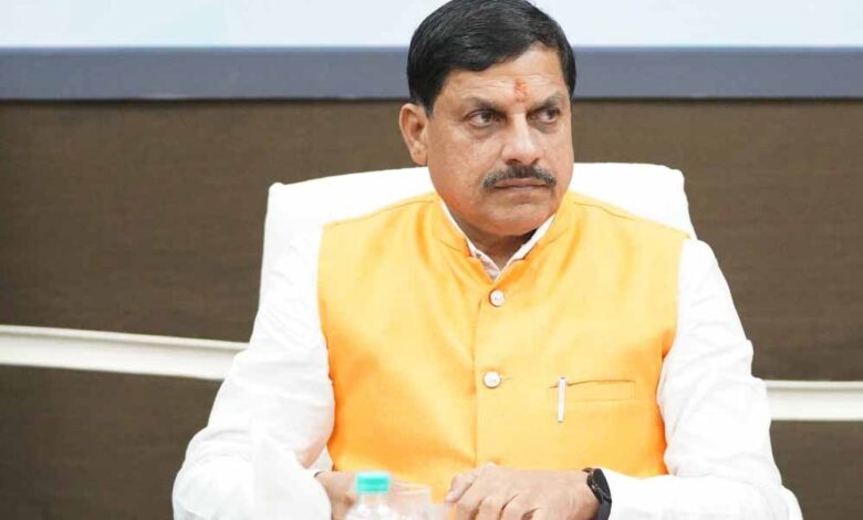 मध्य-प्रदेश-में-3-लाख-कर्मचारियों-की-छुट्टी-पर-रोक,-मोहन-सरकार-ने-2-महीने-तक-अवकाश-नहीं-लेने-का-किया-आदेश
