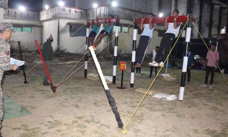 सेना-भर्ती-में-युवाओं-ने-दिखाया-दम,-671-अभ्यर्थियों-ने-देश-सेवा-का-जज्बा-लिए-दिया-फिजिकल-टेस्ट