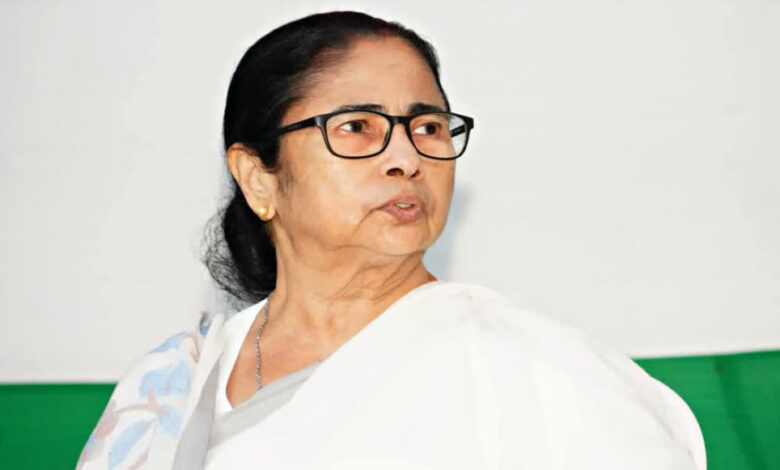 ₹2,742-करोड़-के-घोटाले-में-ed-का-बड़ा-आरोप,-ममता-बनर्जी-पर-हवाला-के-20-करोड़-i-pac-को-मिलने-का-आरोप