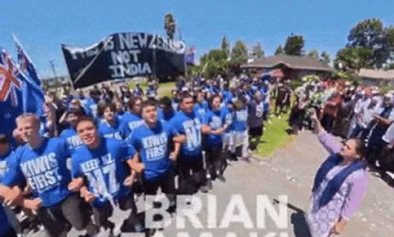 न्यूज़ीलैंड-में-नगर-कीर्तन-का-विरोध-तेज:-हाका-डांस-कर-रोका,-भड़काऊ-नारों-से-मचा-बवाल