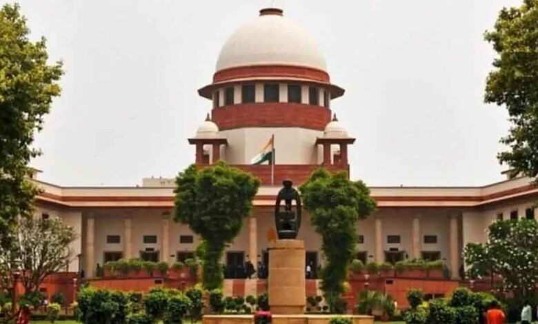 चुनाव आयुक्तों को कानूनी सुरक्षा का मुद्दा: सुप्रीम कोर्ट ने केंद्र और आयोग से मांगा जवाब