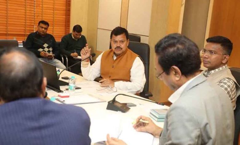 समाधान-योजना-के-क्रियान्वयन-में-कोताही-पर-होगी-सख्त-कार्यवाई,-ऊर्जा-मंत्री-तोमर-ने-की-समीक्षा