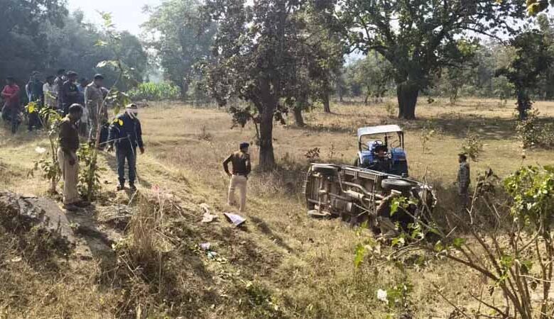 कांकेर-में-टैक्सी-बेकाबू-होकर-नाले-में-जा-गिरी,-दो-लोगों-की-मौत