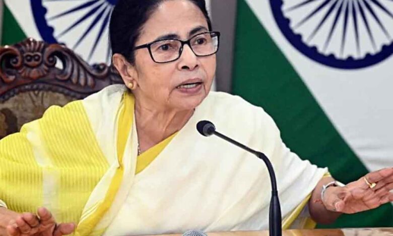 ममता-बनाम-ed:-क्या-कलकत्ता-हाई-कोर्ट-को-बना-दिया-गया-जंतर-मंतर?-सुप्रीम-कोर्ट-क्यों-हुआ-नाराज़