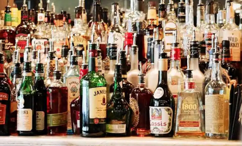 मध्य-प्रदेश-में-शराब-माफिया-पर-सरकार-का-कड़ा-कदम,-हर-बोतल-पर-स्मार्ट-होलोग्राम-लगाने-की-योजना