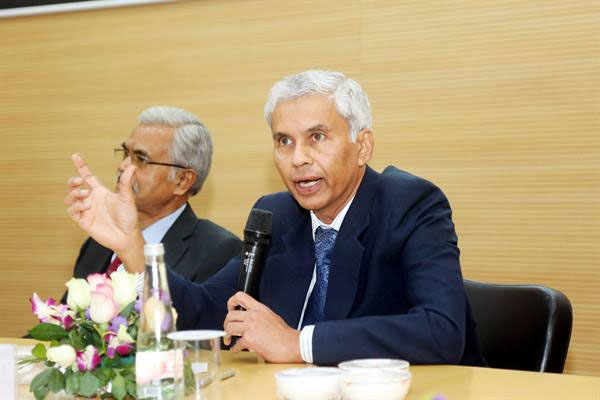 अब-नहीं-चलेगी-मनमानी!-cs-अनुराग-जैन-ने-कलेक्टर-sp-को-सुनाया-कड़ा-अल्टीमेटम