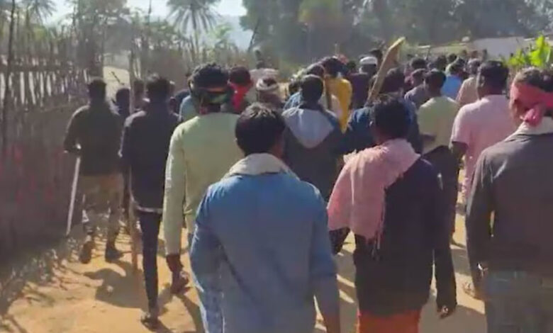 तराना-में-बजरंग-दल-कार्यकर्ता-की-पिटाई-से-तनाव,-पथराव-और-तोड़फोड़-से-इलाके-में-हंगामा