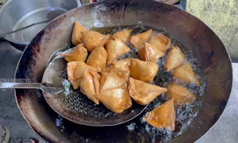 स्वच्छता-व-तेल-जांच-में-कार्रवाई,-हानिकारक-खाद्य-पदार्थ-नष्ट