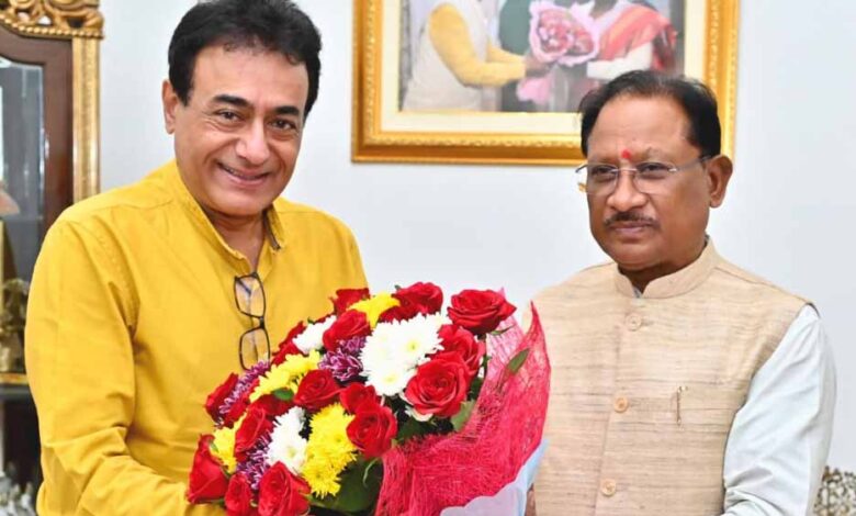 रायपुर-:-मुख्यमंत्री-विष्णुदेव-साय-से-सुप्रसिद्ध-अभिनेता-नीतिश-भारद्वाज-ने-की-सौजन्य-मुलाकात