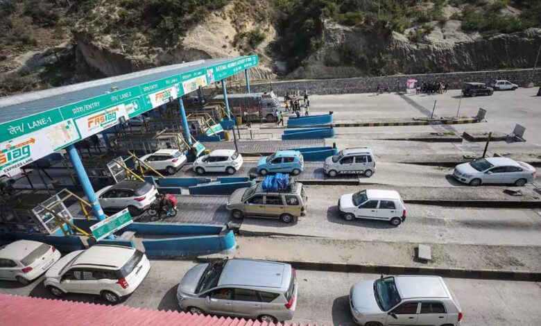 सरकार-ने-बदले-टोल-टैक्स-के-नियम,-अब-70%-तक-की-छूट,-जानें-कहां-मिलेगा-फायदा