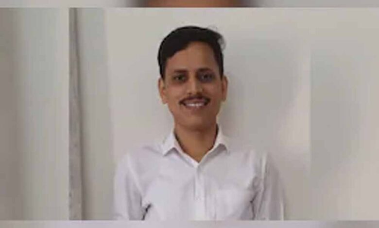 रेलवे-स्टेशन-पर-प्रोफेसर-मर्डर-केस-सुलझा:-12-घंटे-में-आरोपी-गिरफ्तार,-पुलिस-की-टेक्निकल-ट्रैकिंग-ने-खोला-राज