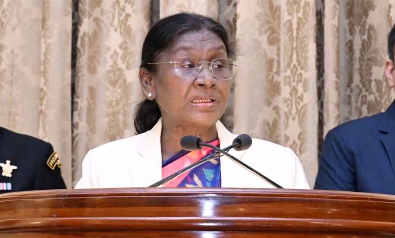 ऑपरेशन-सिंदूर-से-विश्वास-तक:-गरीबों-को-4-करोड़-घर-—-राष्ट्रपति-मुर्मू-का-अभिभाषण-में-प्रमुख-संदेश