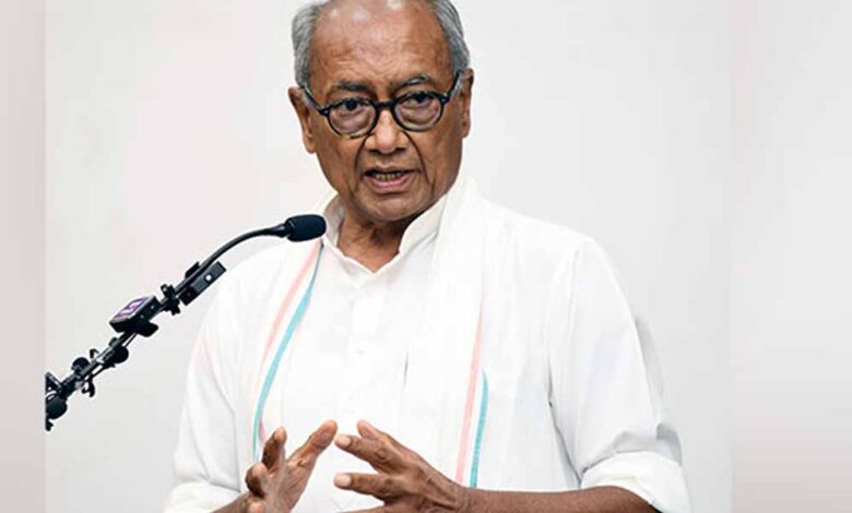 पूर्व-cm-दिग्विजय-ने-ugc-विवाद-पर-सफाई-दी:-कहा—झूठे-मामलों-की-सजा-हटाना-ugc-का-फैसला,-दुष्प्रचार-हो-रहा