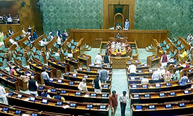 लोकसभा में जोरदार हंगामा, कार्यवाही नहीं चल सकी, 9 फरवरी तक स्थगित