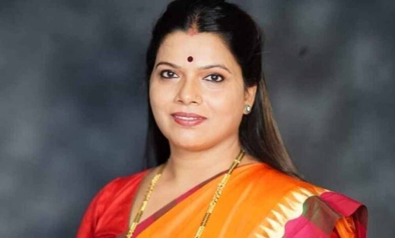मुंबई में पहली बार बीजेपी का मेयर, रितु तावड़े संभालेंगी पद, शिंदे की शिवसेना को डिप्टी मेयर की जिम्मेदारी