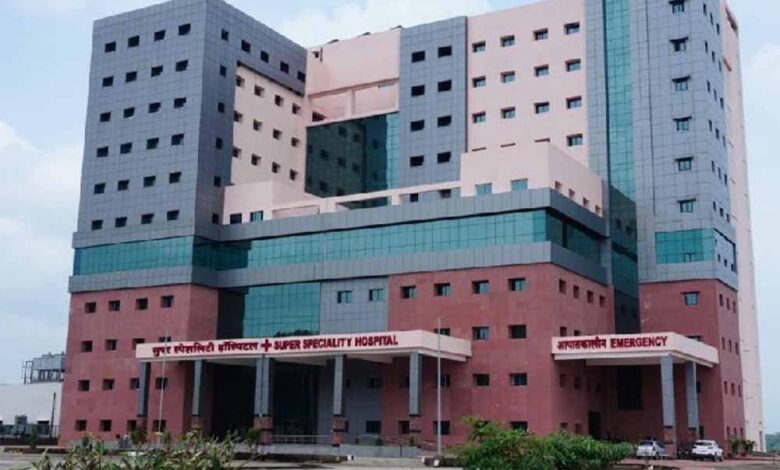 सुपर-स्पेशियलिटी-अस्पताल-की-इमारत-खड़ी,-जगदलपुर-में-इलाज-अब-भी-अधूरा
