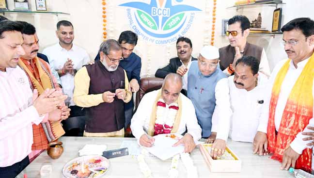 पूजा-अर्चना-के-साथ-गोविंद-गोयल-ने-संभाला-चेंबर-ऑफ-कॉमर्स-का-नेतृत्व