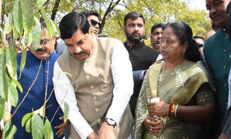 पं-दीनदयाल-उपाध्याय-एकात्म-मानववाद-और-अंत्योदय-के-प्रणेता-और-समर्थ-भारत-निर्माण-के-चिंतक-थे-:-मुख्यमंत्री-डॉ.-यादव