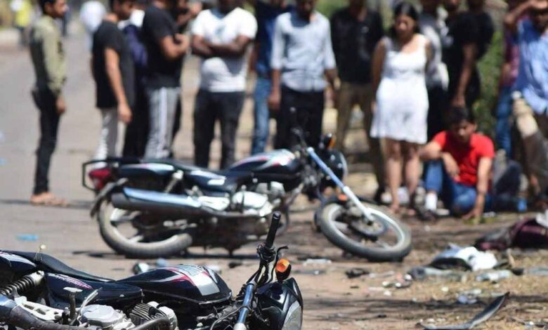 रायपुर-में-दो-बाइकों-में-जोरदार-टक्कर,-पति-पत्नी-समेत-3-की-मौत