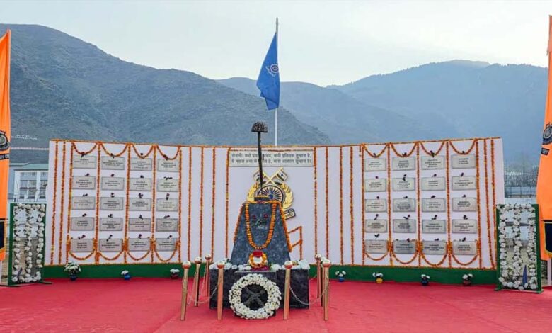 पुलवामा-हमले-की-बरसी:-पीएम-मोदी-ने-शहीदों-को-दी-श्रद्धांजलि,-उनका-साहस-भारतीयों-के-लिए-प्रेरणा