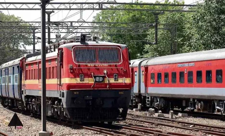 यात्रियों-के-लिए-खुशखबरी:-भोपाल-खजुराहो-महामना-और-आरकेएमपी-आधारताल-एक्सप्रेस-में-जुड़ेंगे-लग्जरी-कोच