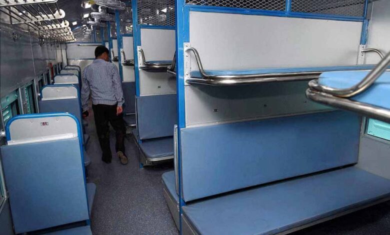 अब-जनरल-कोच-भी-चमकेंगे:-ac-कोच-की-तरह-हर-घंटे-सफाई,-ai-करेगा-निगरानी