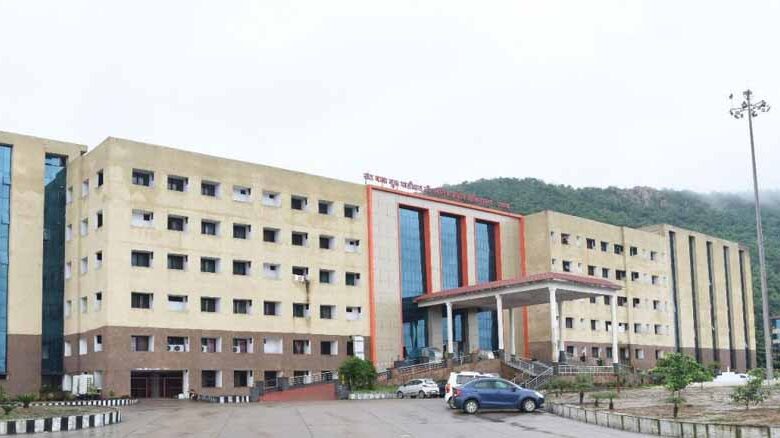 मेडिकल-कॉलेज-में-अत्याधुनिक-घुटना-व-कूल्हा-प्रत्यारोपण-सर्जरी-की-सुविधा-उपलब्ध