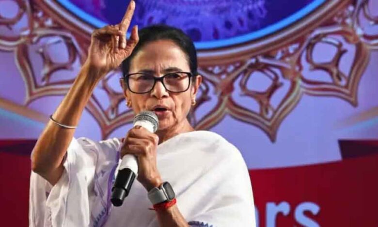 बंगाल SIR मामले में SC सख्त, अब न्यायिक अधिकारी करेंगे निगरानी; ममता सरकार पर उठे सवाल